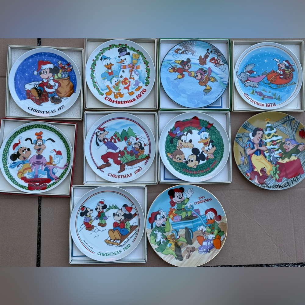 Lots Of 10 Disney Mickey Vintage Christmas Collector Plates 1970’s-1980’s